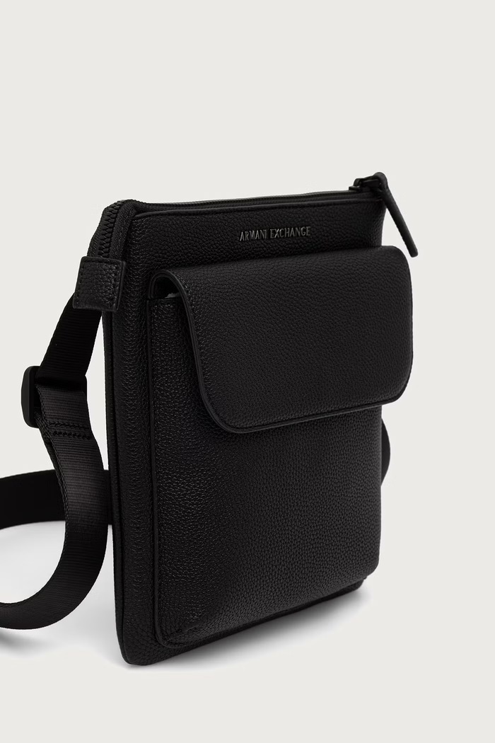 Armani Exchange mala torba za muškarce od imitacije kože XM003308.AF26663 crna AW26