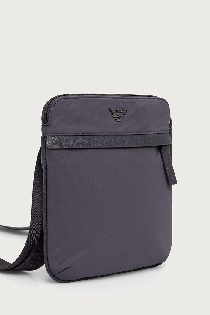 Emporio Armani Сумка для мужчин EM001807.AF28784 серый AW26