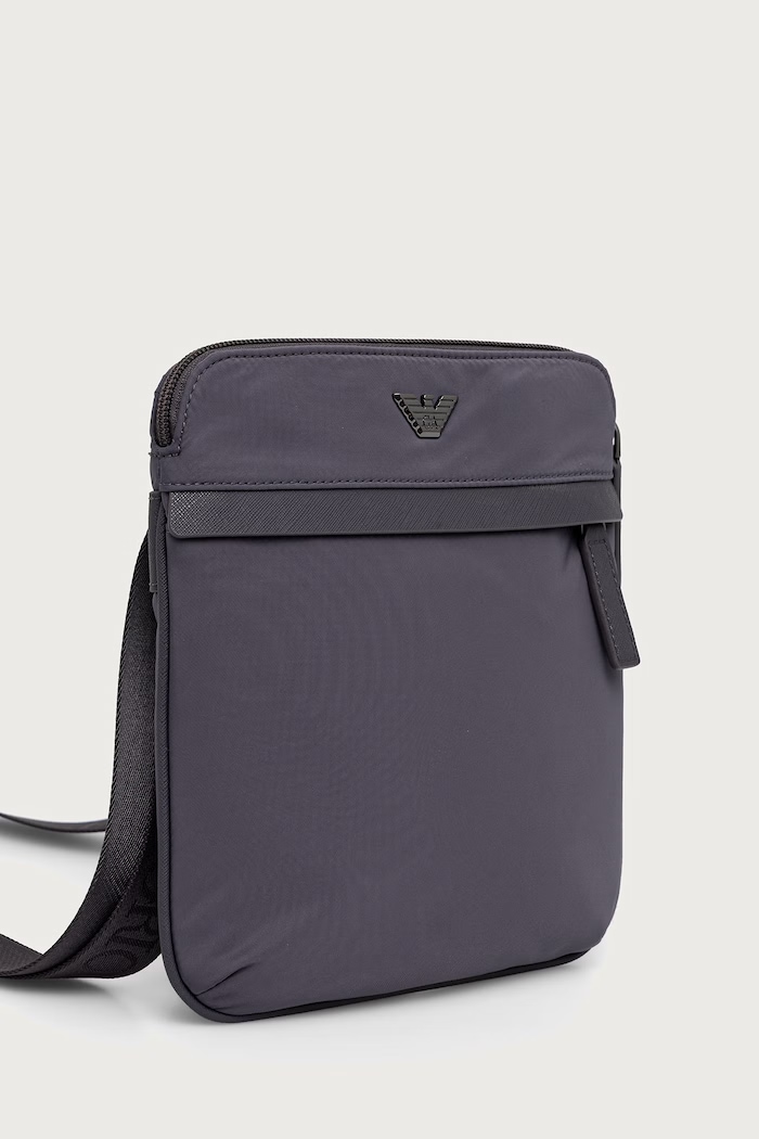 Emporio Armani Сумка для мужчин EM001807.AF28784 серый AW26