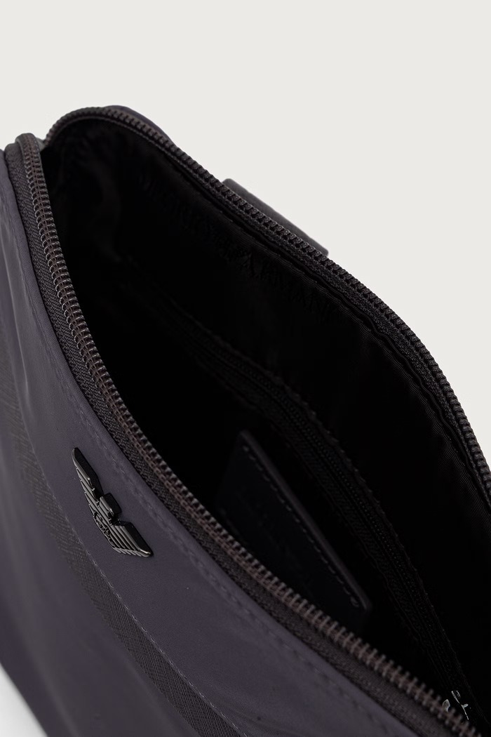 Сумка для мужчин Emporio Armani серый EM001807.AF28784