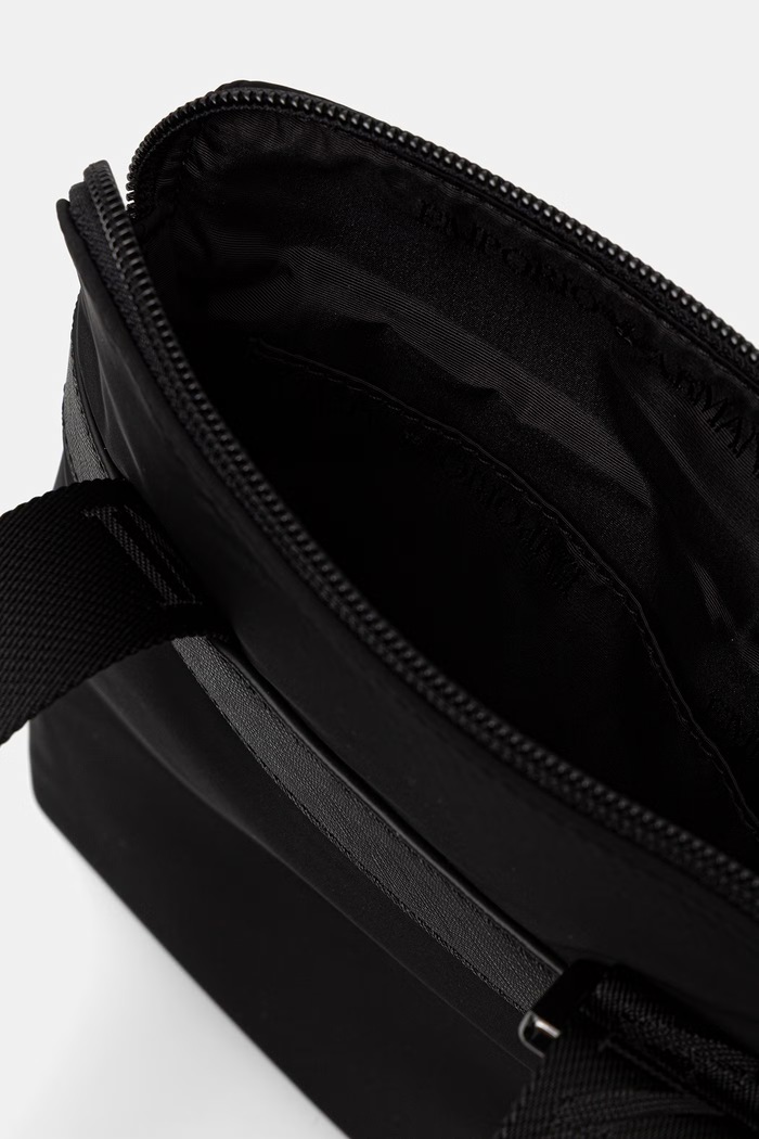 Emporio Armani saszetka męska EM001807.AF28784 czarny