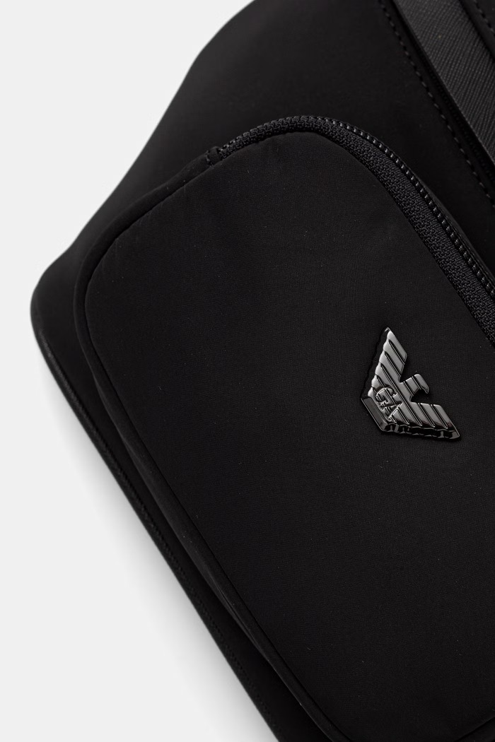 Emporio Armani ledvinka pánská černá EM001805.AF28784
