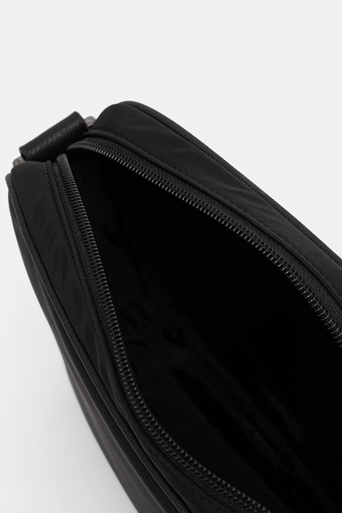 Emporio Armani saszetka męska EM001803.AF28784 czarny