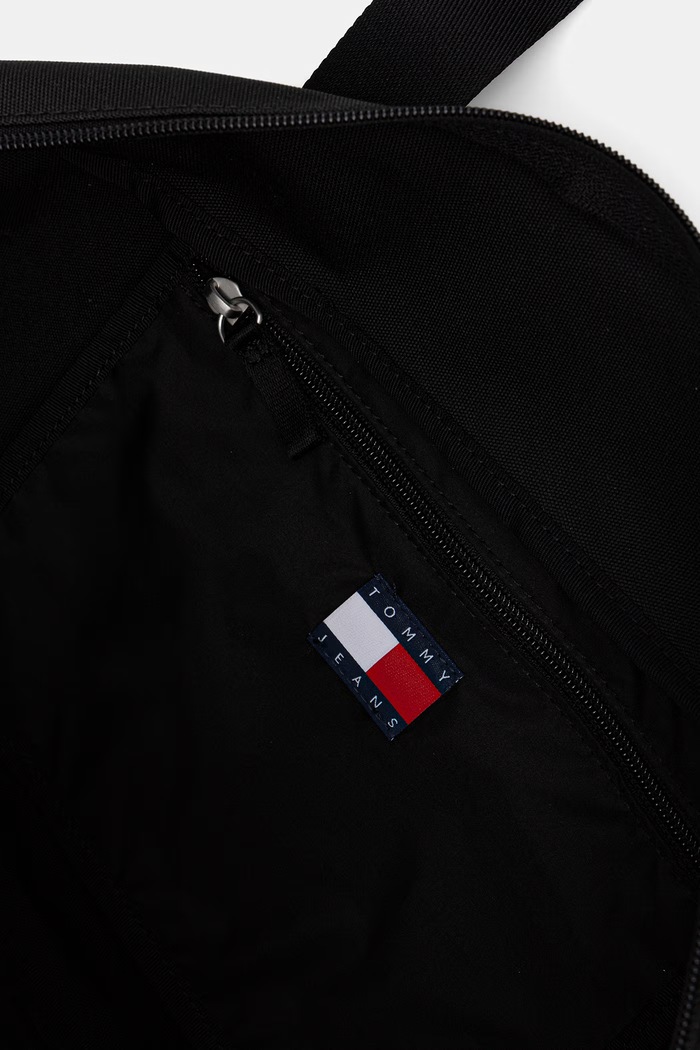 Tommy Jeans férfi táska AM0AM14470 fekete