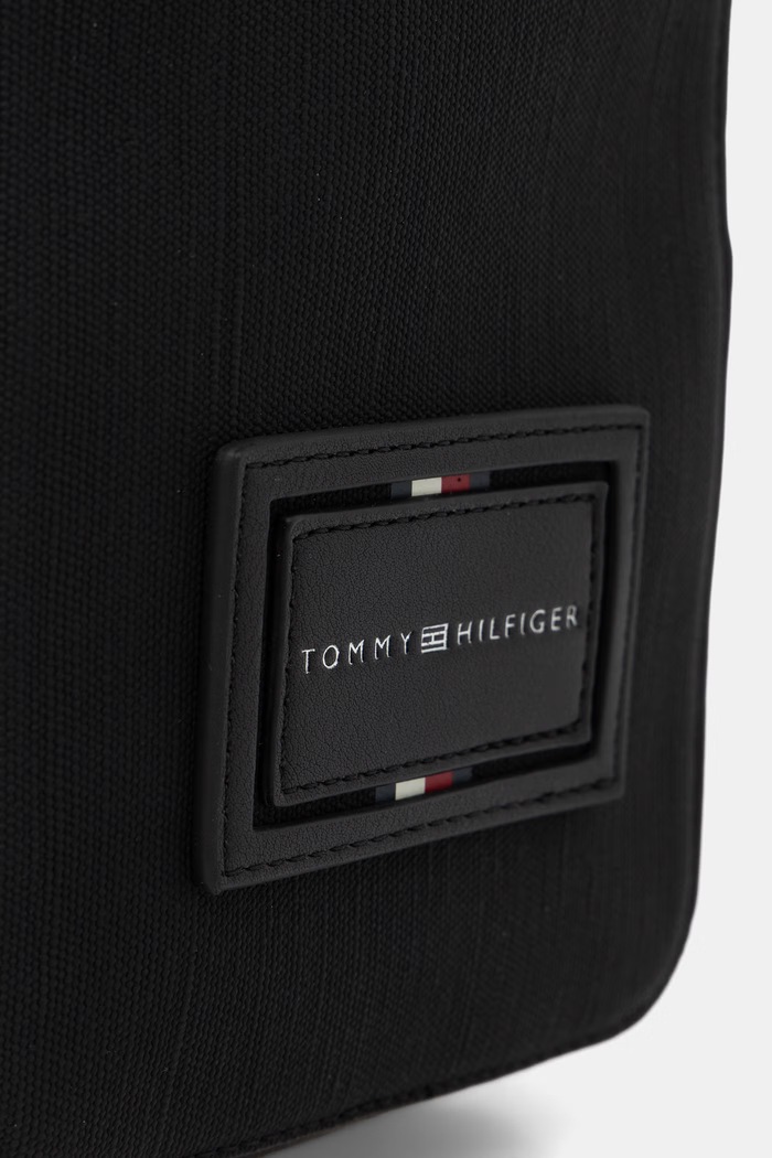 Tommy Hilfiger vrecko pánske čierna AM0AM14466