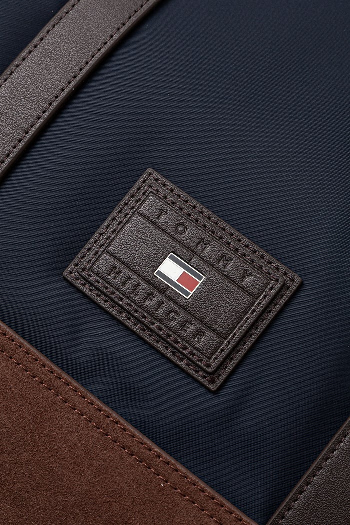 Tommy Hilfiger torba moška mornarsko modra AM0AM14380