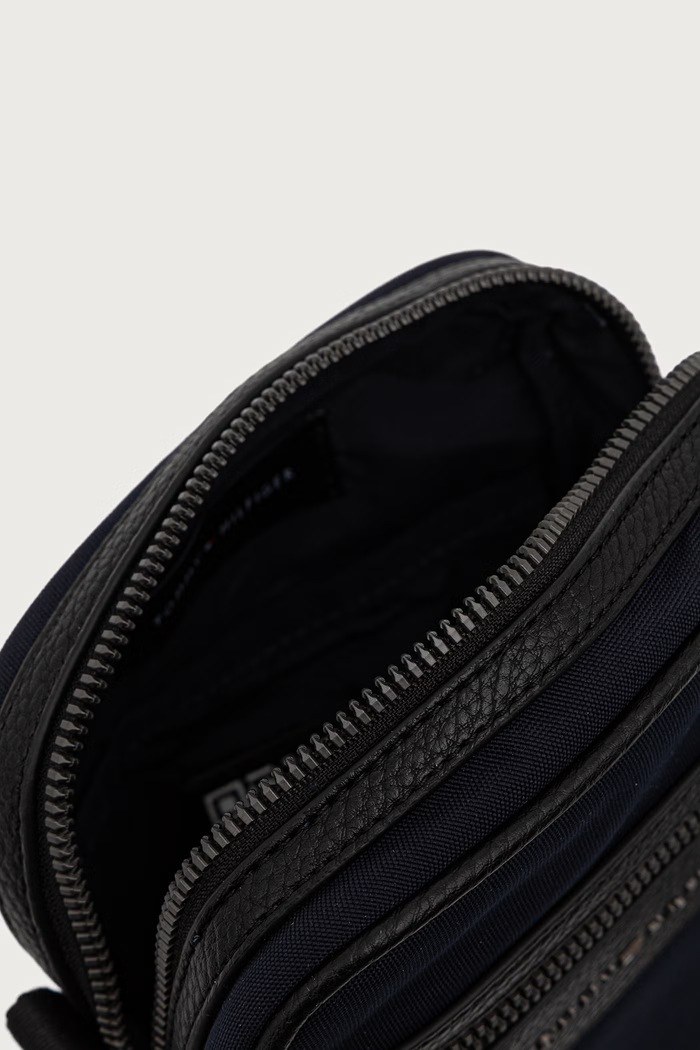 Saszetka męska Tommy Hilfiger granatowy AM0AM14448