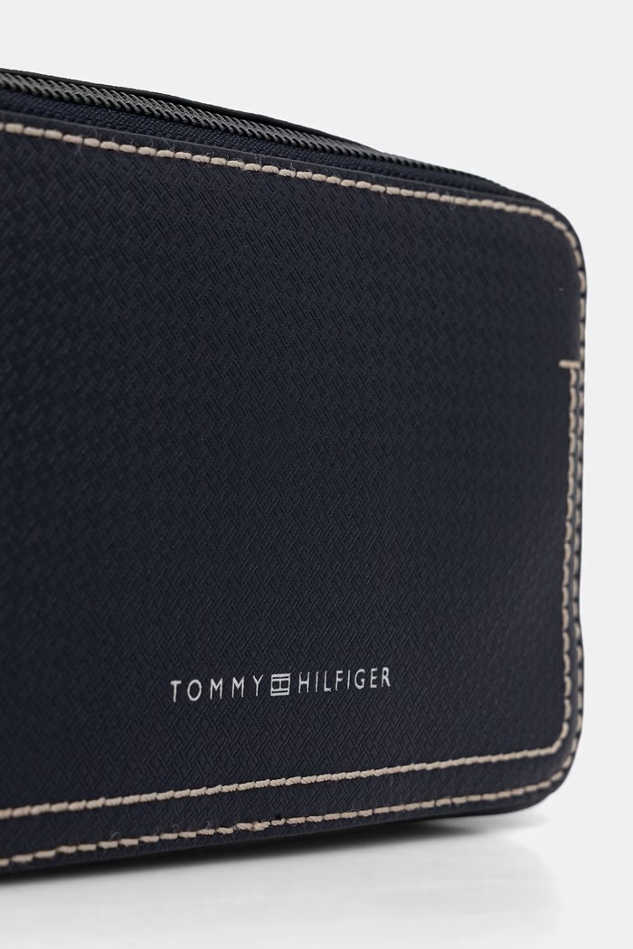 Tommy Hilfiger taštička pánská z imitace kůže námořnická modř AM0AM14418