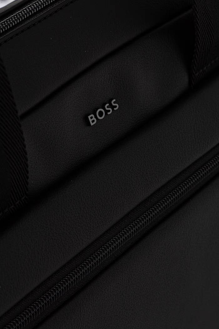 BOSS taška na notebook pánska z imitácie kože Jace_Doc Case čierna 50567865