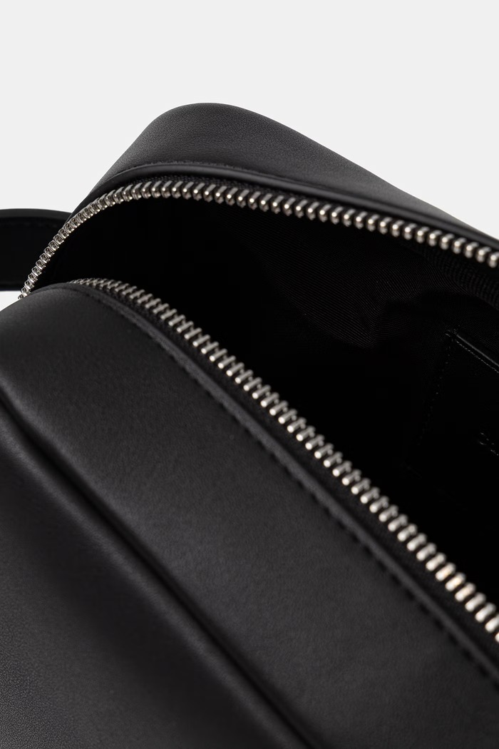 Calvin Klein kosmetyczka damska czarny LV04D1227G