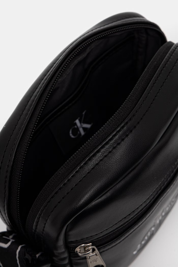 Calvin Klein vrecko pánske LV04D3445G čierna