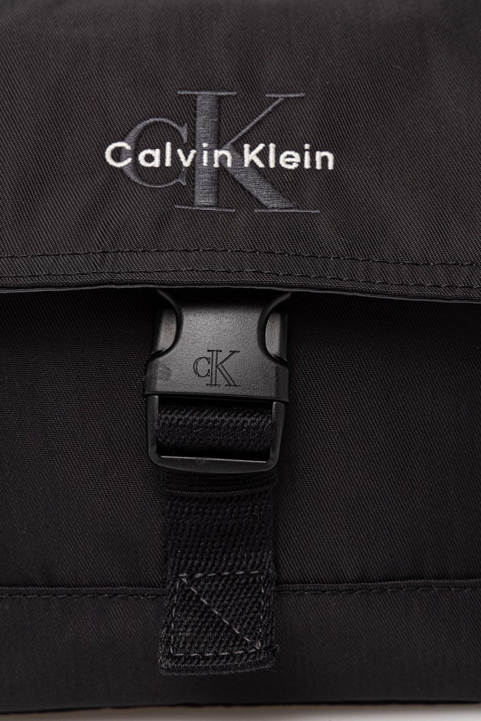 Calvin Klein moška torbica črna LV04D3420G