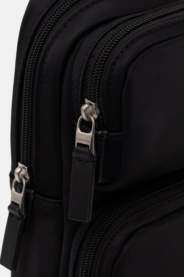 Calvin Klein vrecko pánske čierna LV04D3377G