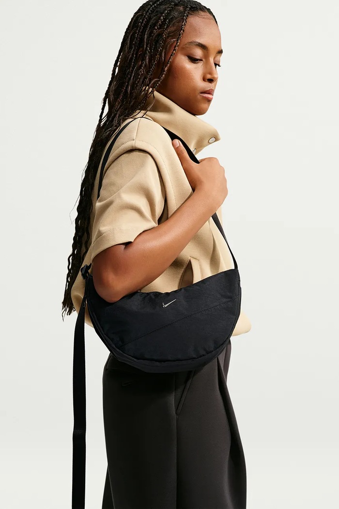 Saszetka Aura 4L Nike Sportswear czarny HQ4370.013