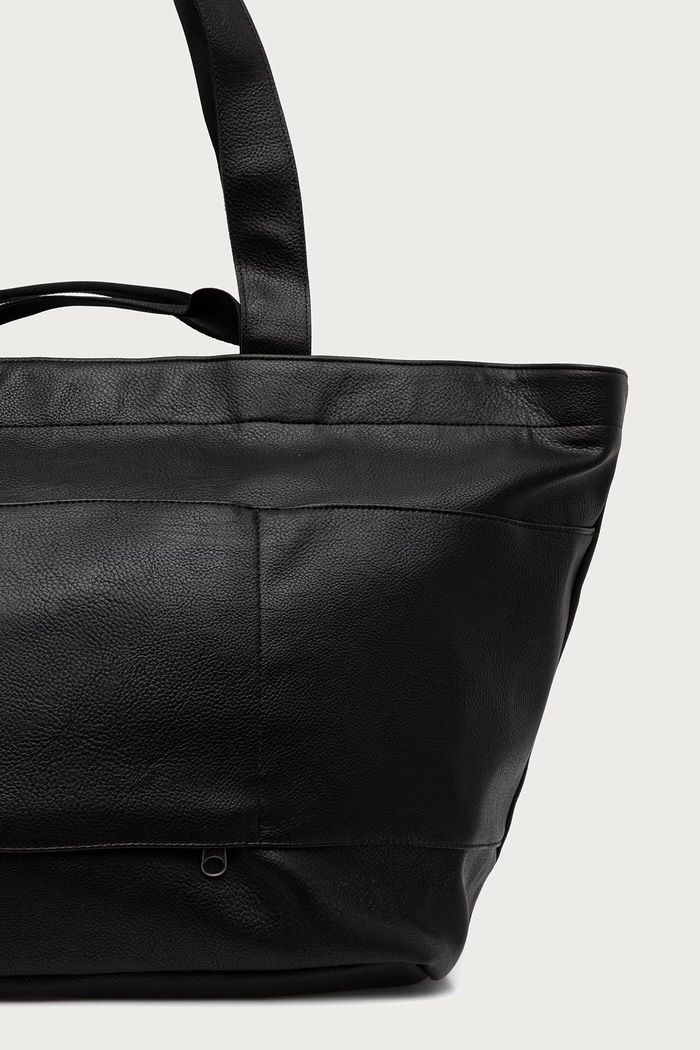 Akcesoria Eastpak X EGONLAB torba z imitacji skóry EK0A5BOMF0M czarny