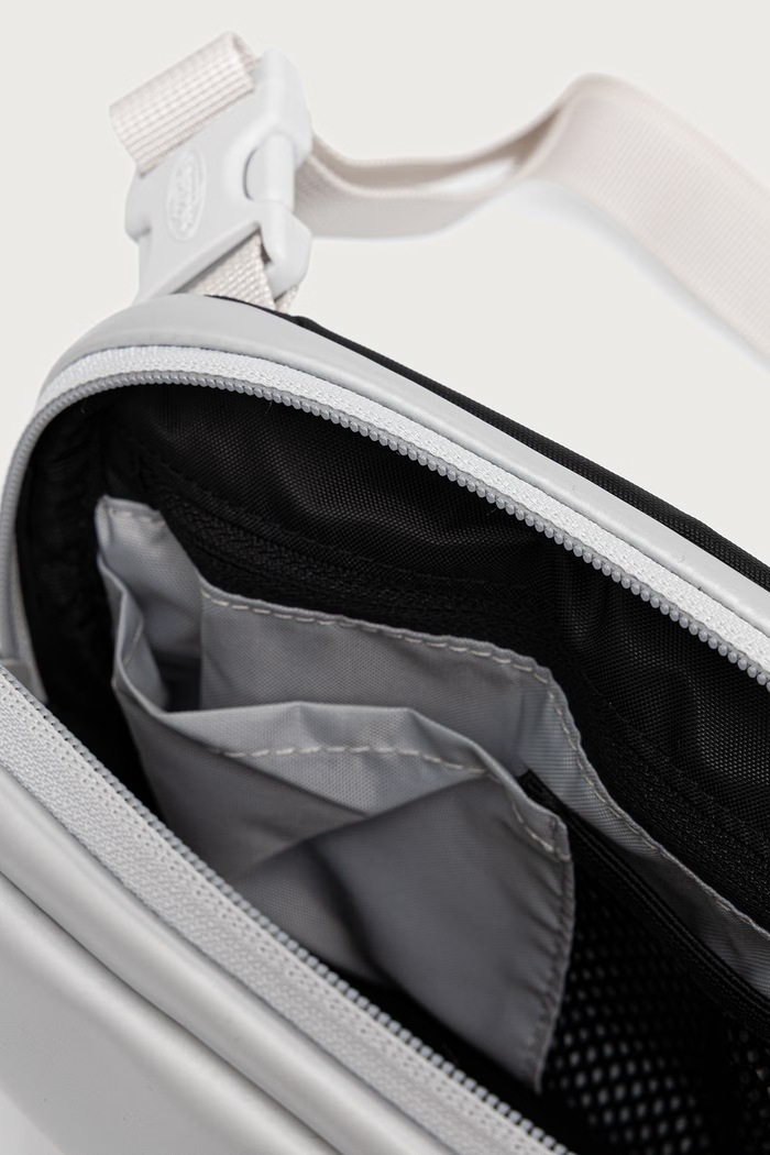 Eastpak nerka EK0A5BJUC0G1 srebrny