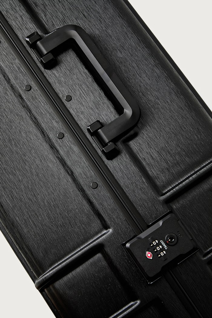 Eastpak твердый чемодан чёрный EK0A5BJG4Z51
