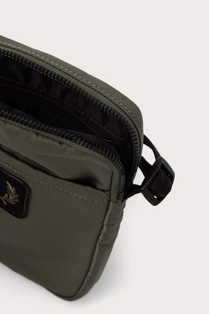 Saszetka męska Fred Perry zielony L3341.X21