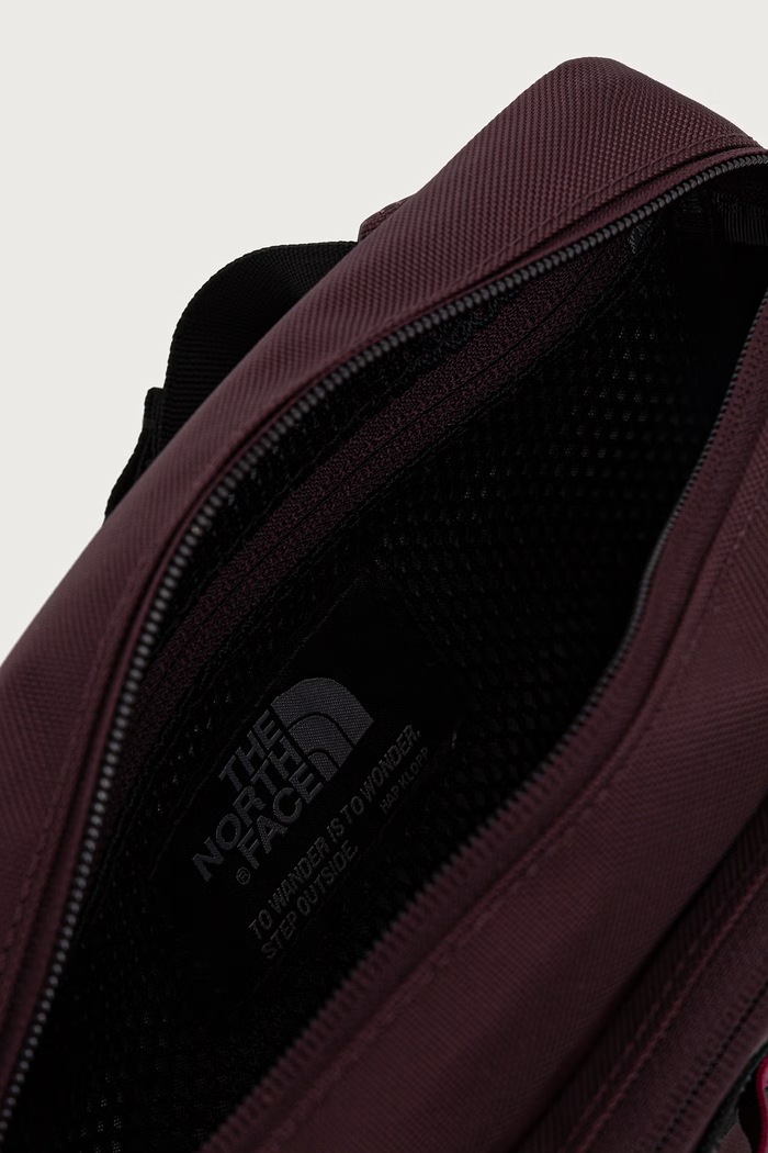 Nerka Base Camp Lumbar The North Face bordowy NF0A8BK5ZQ51
