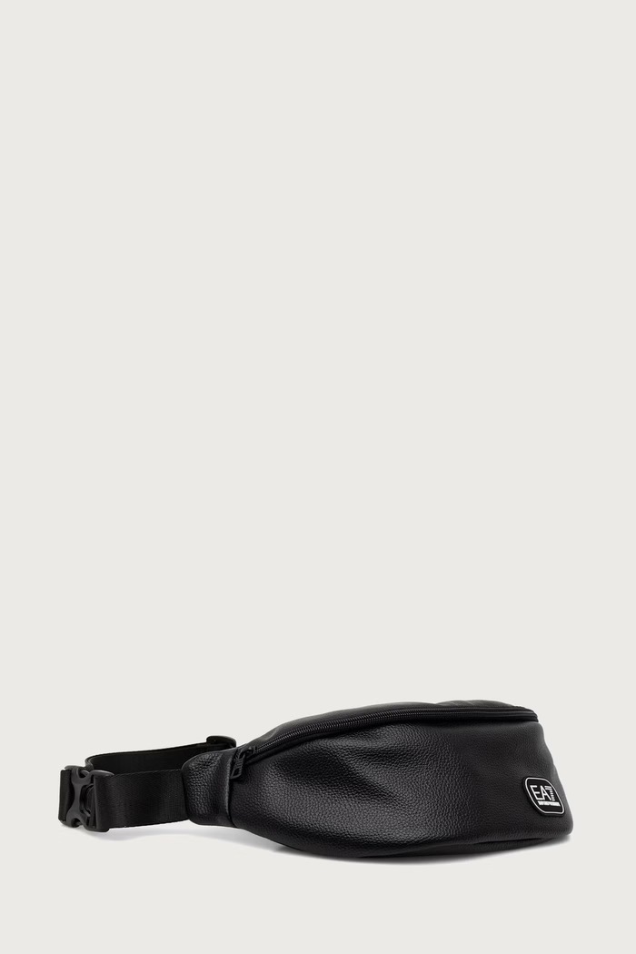 EA7 Emporio Armani nerka z imitacji skóry AF29345.7X000073 czarny AW26