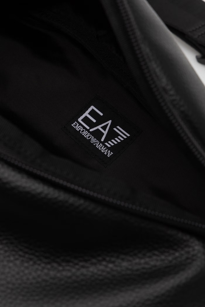 EA7 Emporio Armani nerka z imitacji skóry AF29345.7X000073 czarny