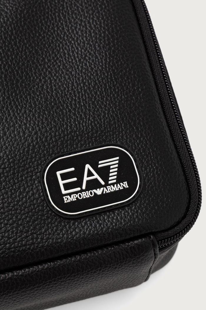Akcesoria EA7 Emporio Armani kosmetyczka męska z imitacji skóry AF29345.7X000756 czarny