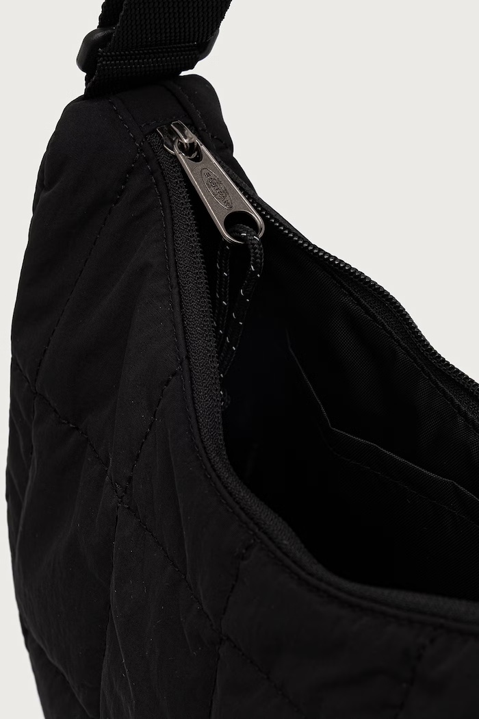 Eastpak saszetka HALF MOON BAG EK0A5BOGD0F1 czarny