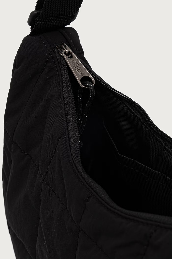 Eastpak saszetka HALF MOON BAG EK0A5BOGD0F1 czarny