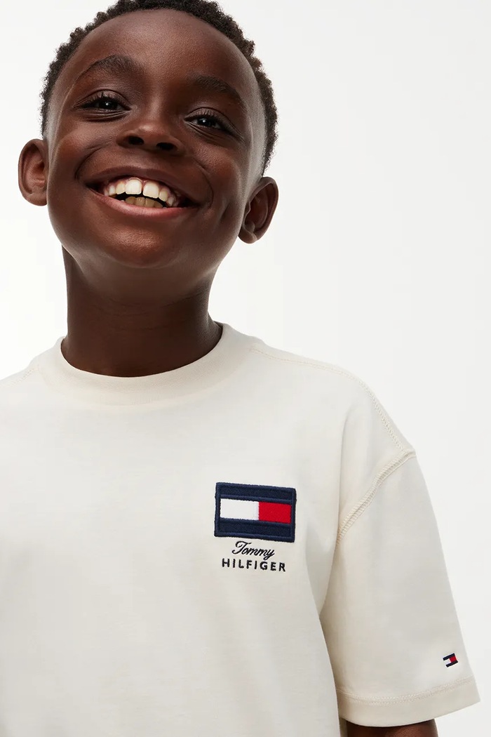 T-shirt dziecięcy bawełniany z elastanem Tommy Hilfiger beżowy KB0KB10652.9BY2