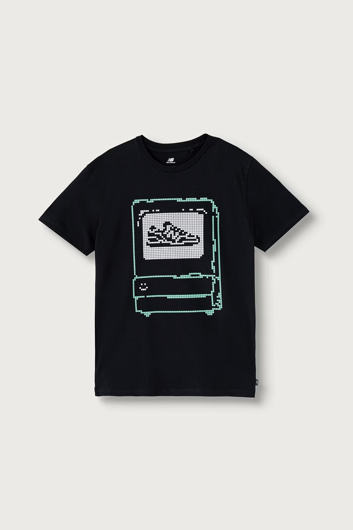 New Balance T-shirt dziecięcy bawełniany czarny YT6233NW
