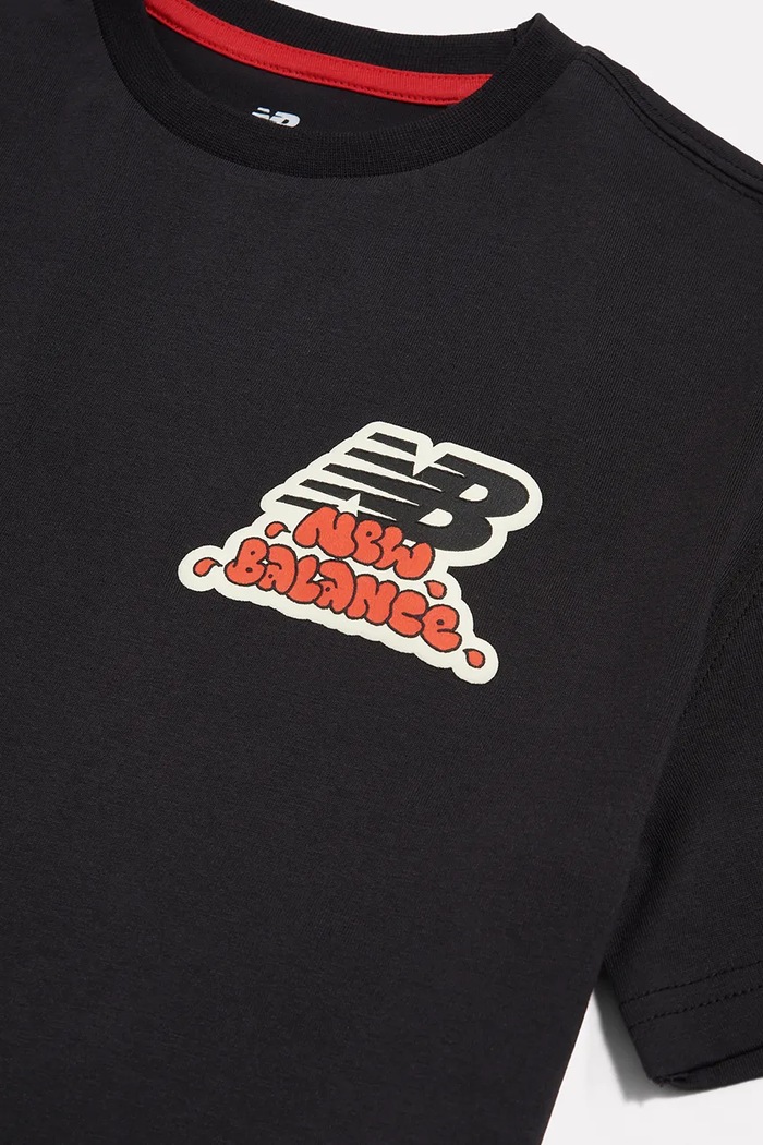 T-shirt dziecięcy bawełniany New Balance YT62W8OO czarny