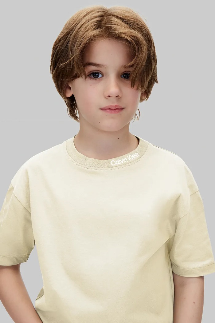 T-shirt dziecięcy bawełniany 2-pack Calvin Klein Jeans beżowy LVCKTJI18B.128.170.9BY2