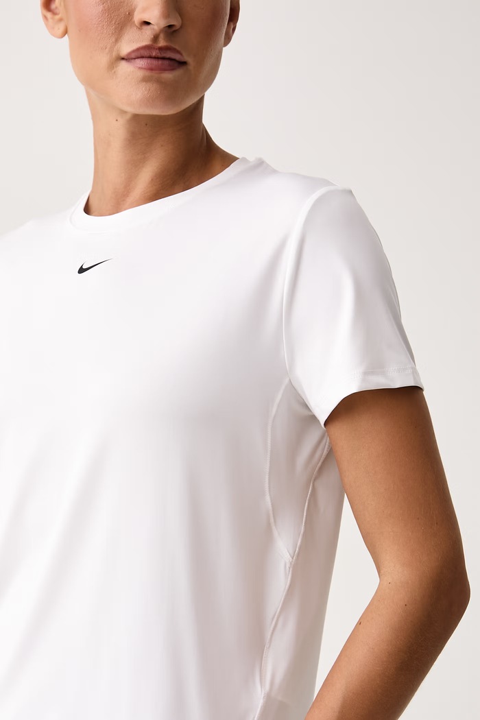 T-shirt treningowy damski Nike One Classic Dri-FIT Nike FN2798.101 biały