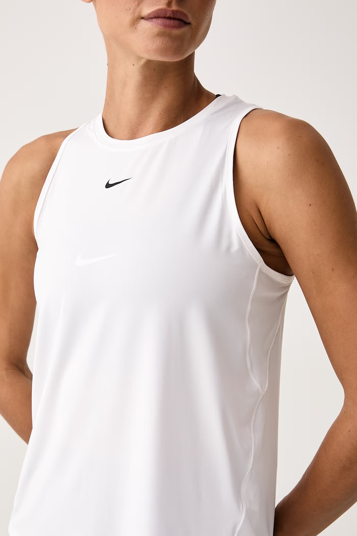 Top treningowy damski Nike One Classic Dri-FIT Nike FN2808.101 biały