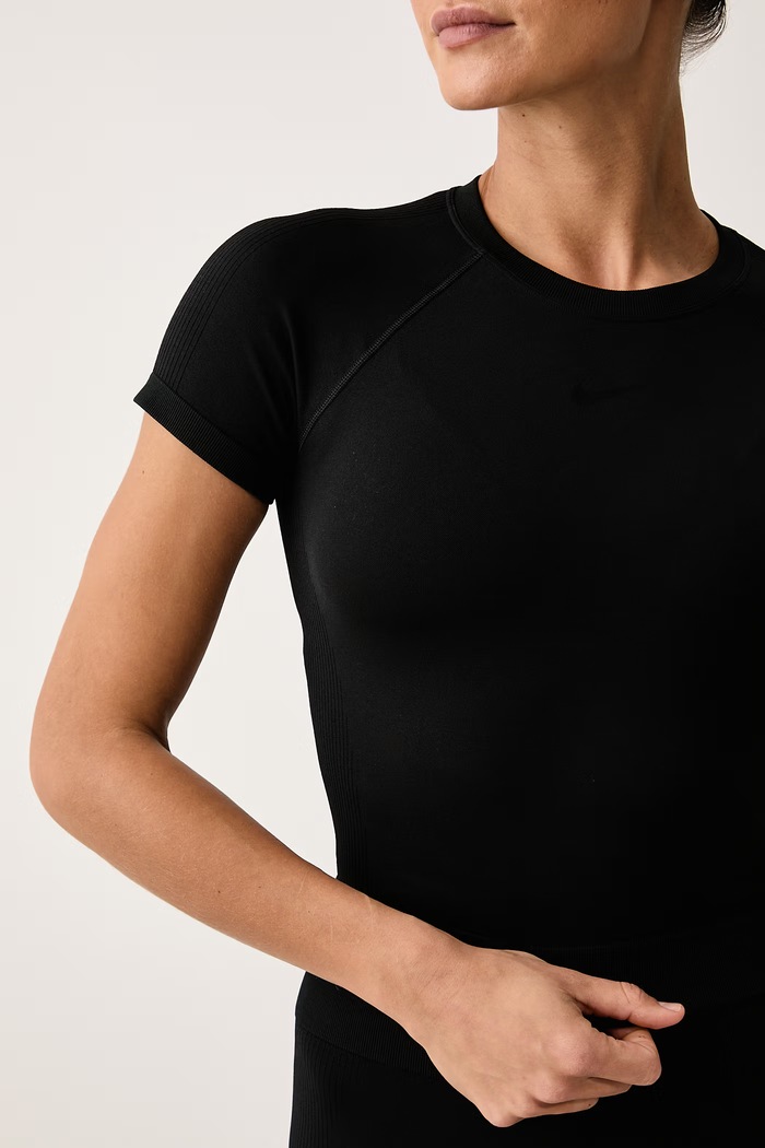 T-shirt treningowy damski Nike Pro Seamless Dri-FIT Nike IM9972.010 czarny