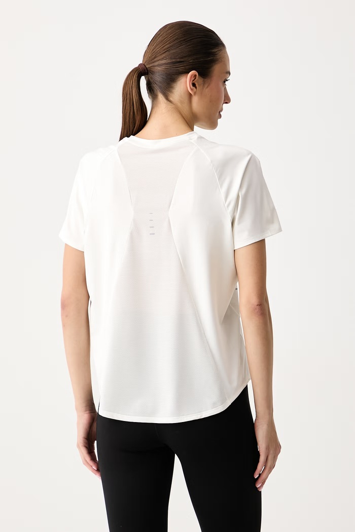 Odzież Nike T-shirt do biegania damski Swift Dri-FIT IU1052.133 beżowy