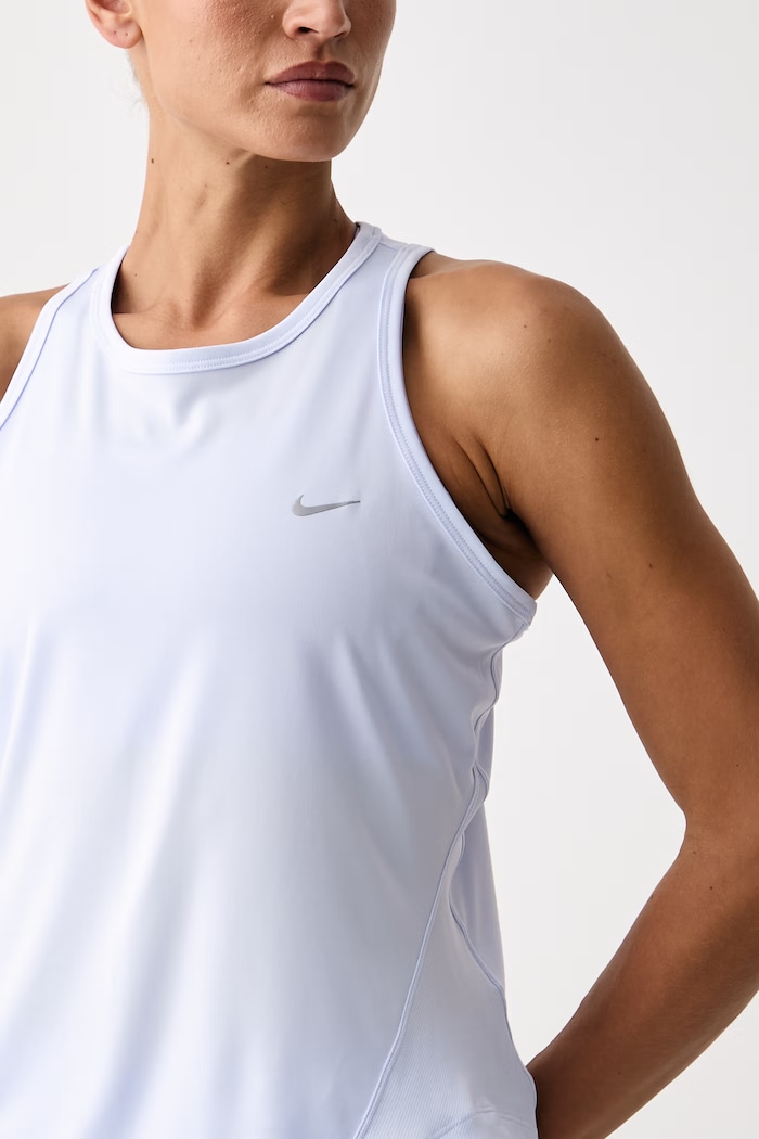 Top sportowy damski Nike Tempo Dri-FIT Nike HV3809.568 niebieski