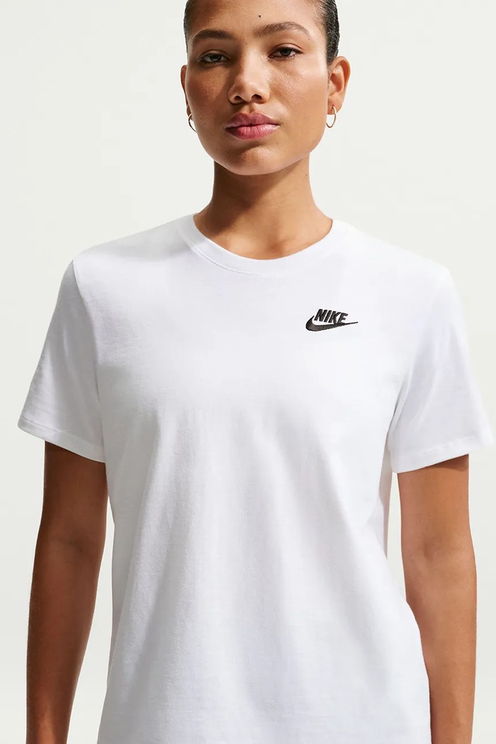 Odzież Nike Sportswear T-shirt basic damski z bawełną Club Essentials DX7902.100 biały