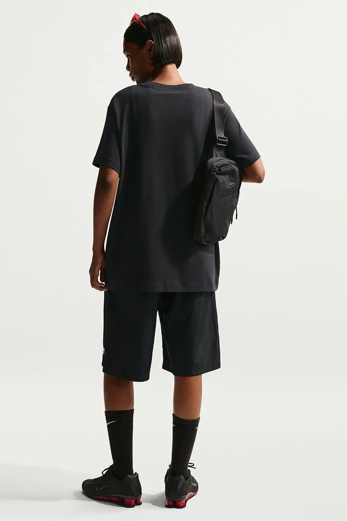 Nike Sportswear T-shirt oversize damski bawełniany Classic IH7601.010 czarny AW26