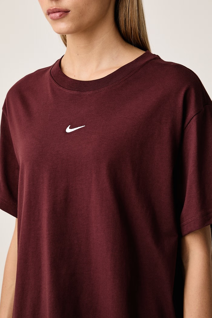 Oversize tričko dámske bavlnené Classic Nike Sportswear IH7601.658 burgundské
