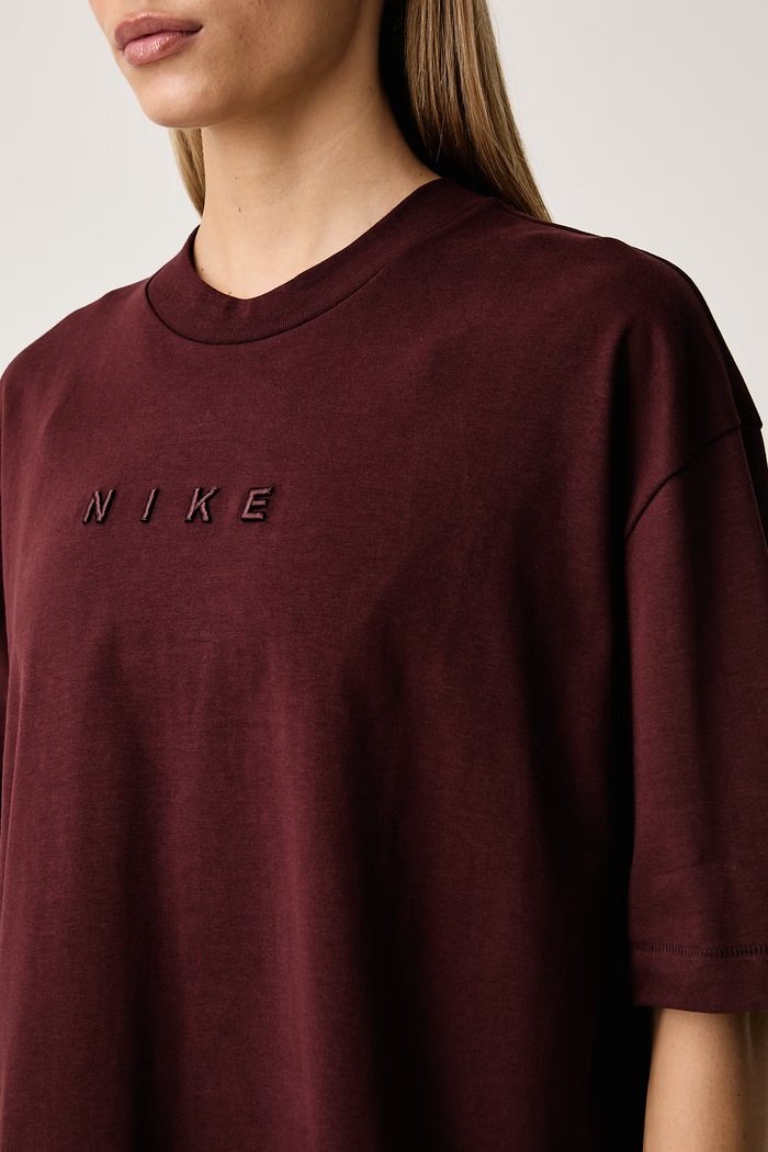 T-shirt oversize damski bawełniany Nike Sportswear IO7464.658 bordowy