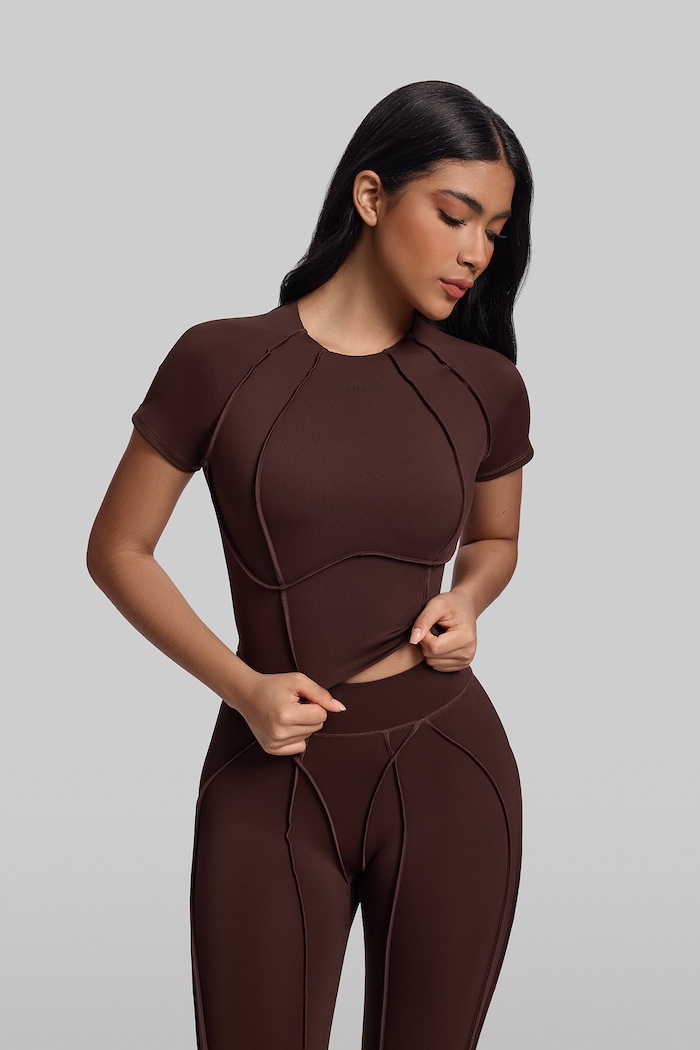 BetterMe T-shirt sportowy damski Contour Stitch Crop TSH00005 brązowy AW26