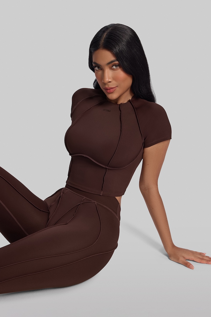 T-shirt sportowy damski Contour Stitch Crop BetterMe brązowy TSH00005