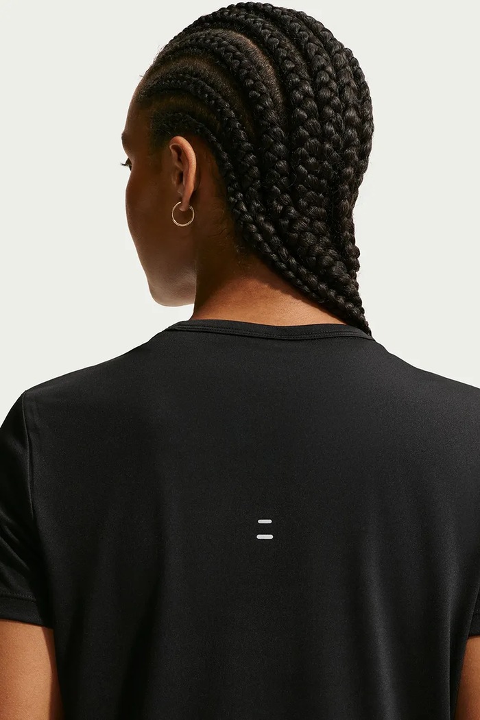 Tricou sport pentru femei Tempo Dri-FIT Nike HQ0648.010 negru