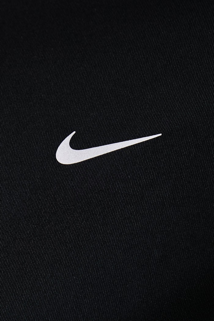 T-shirt sportowy damski Tempo Dri-FIT Nike czarny HQ0648.010