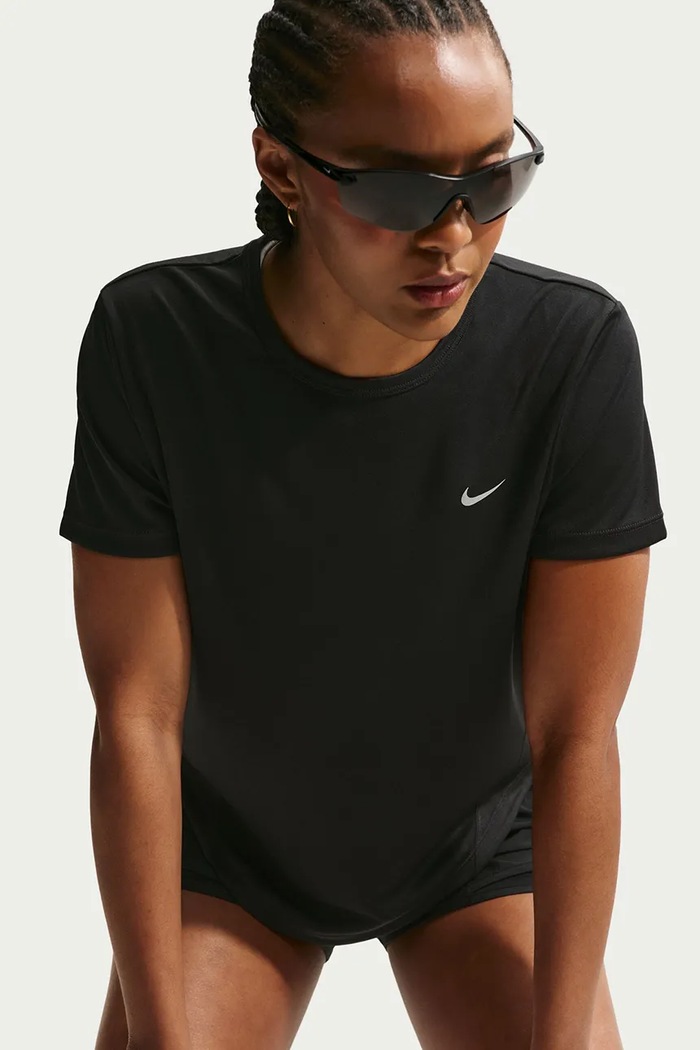 Tricou sport pentru femei Tempo Dri-FIT Nike negru HQ0648.010