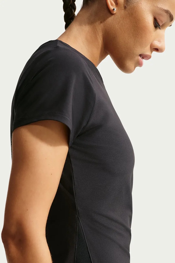 Tricou sport pentru femei Victory Dri-FIT Nike IB3776.010 negru