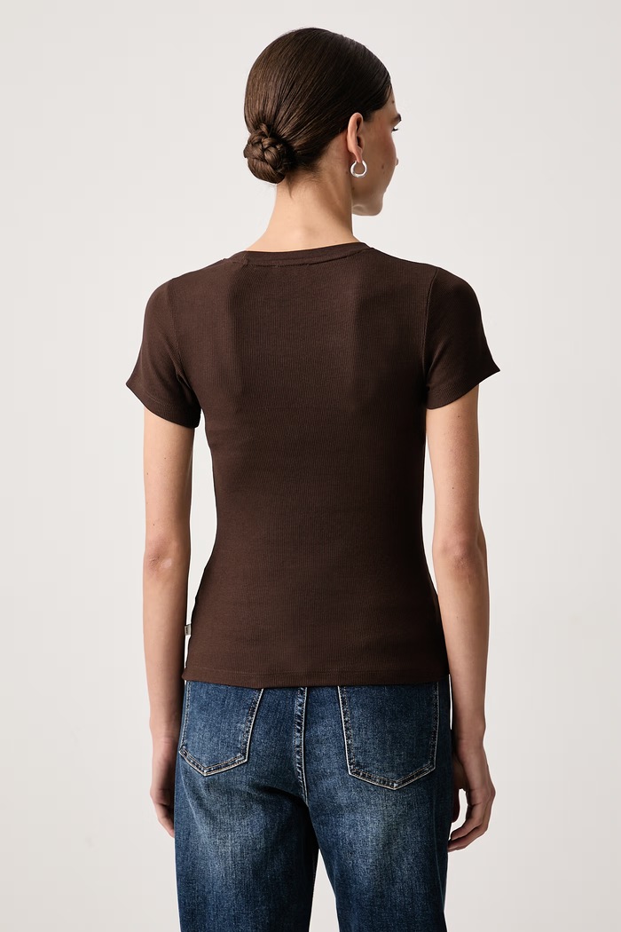 Guess Jeans T-shirt damski bawełniany z elastanem W6BP04.K5468 brązowy AW26