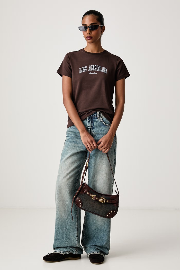 Guess Jeans T-shirt damski z bawełną W6BI09.K5310 brązowy AW26