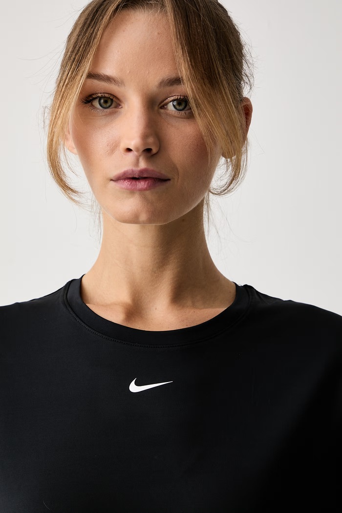 Nike T-shirt treningowy damski One Classic czarny FN2798.013